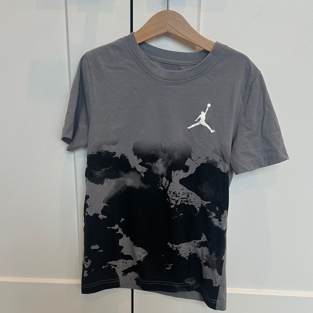 Kids Jordan Charcoal and Black Graphic Tee